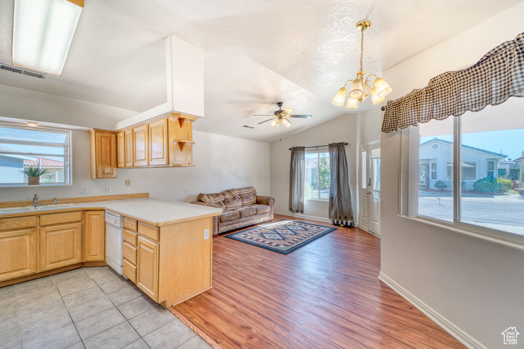 Photo 7 for MLS #2100057 at 2990 E Riverside Dr