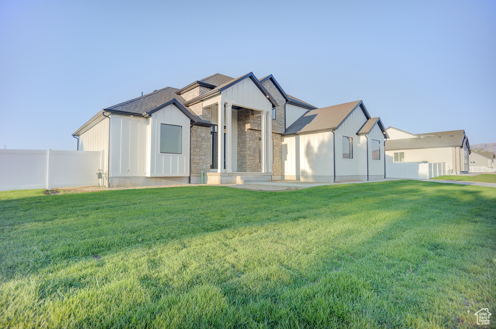 Photo 2 for MLS #2100136 at 348 E Dutton Ct #101