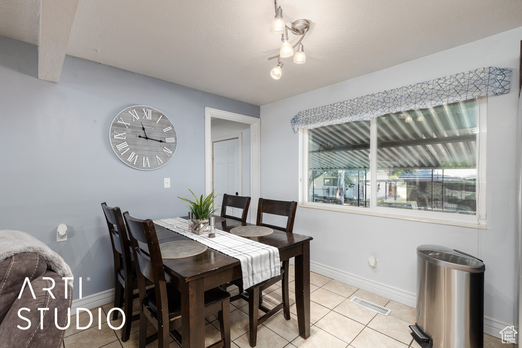522 N VICKIE LN Clearfield, UT 84015