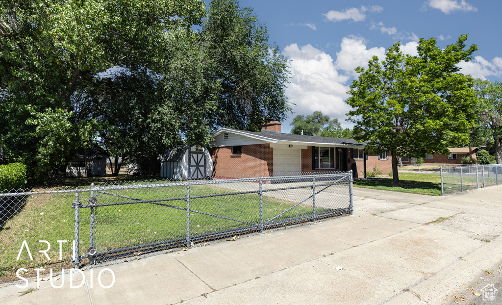 522 N VICKIE LN Clearfield, UT 84015