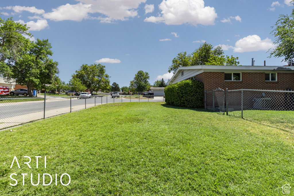 522 N VICKIE LN Clearfield, UT 84015