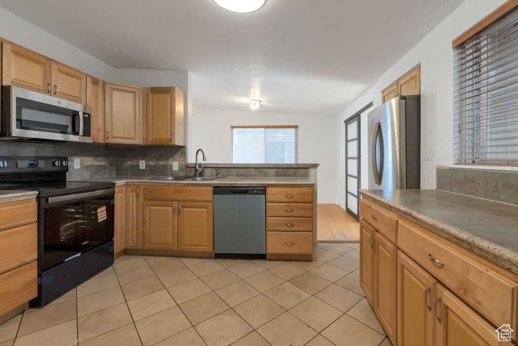 6690 S 2300 E Cottonwood Heights, UT 84121