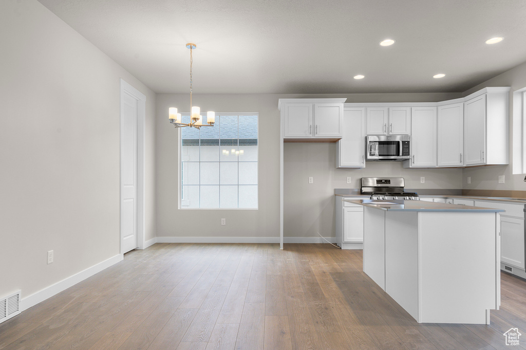 8848 S VEILED PEAK RD West Jordan, UT 84081