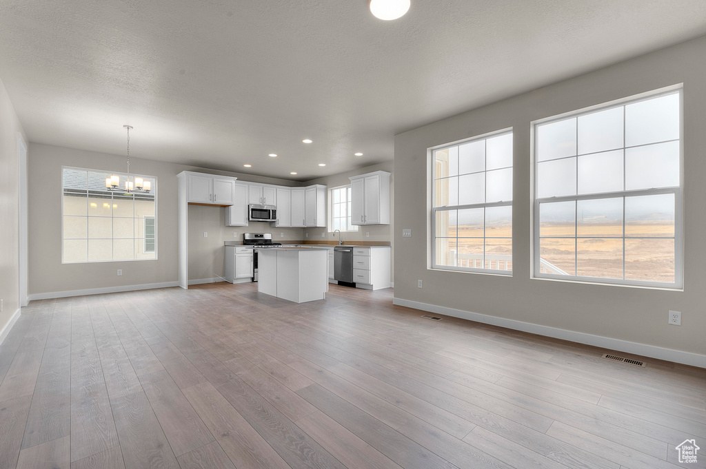 8848 S VEILED PEAK RD West Jordan, UT 84081