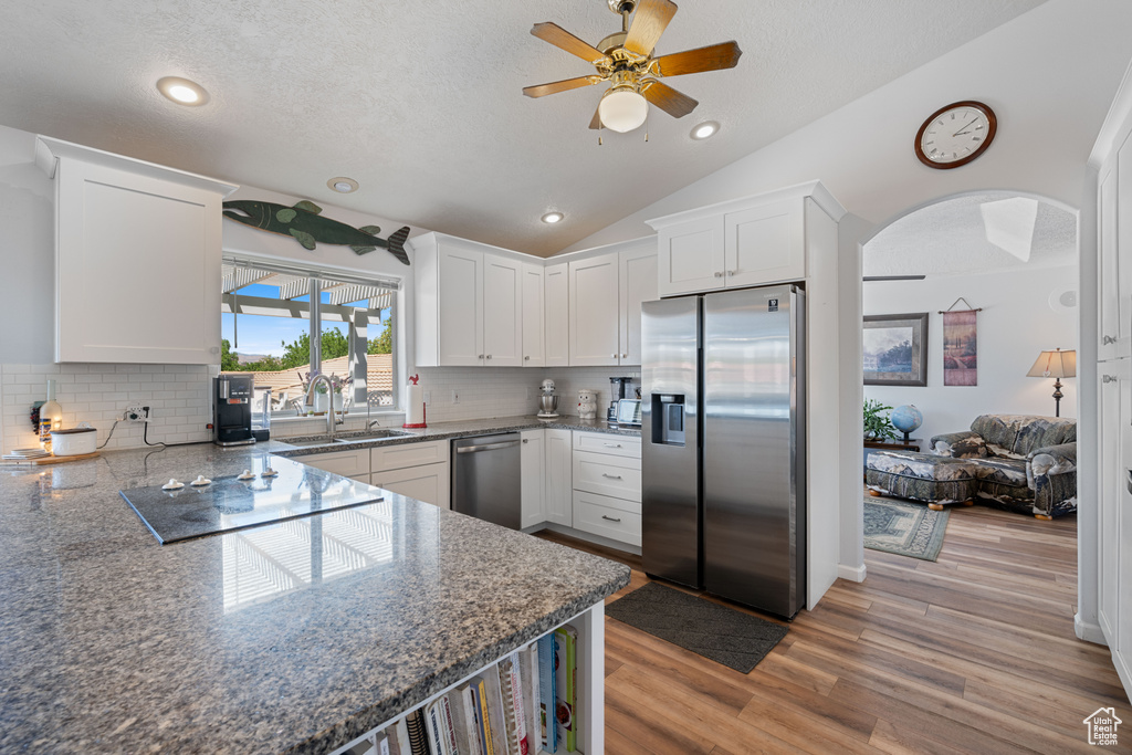 Photo 11 for MLS #2100218 at 985 E Fort Pierce Dr