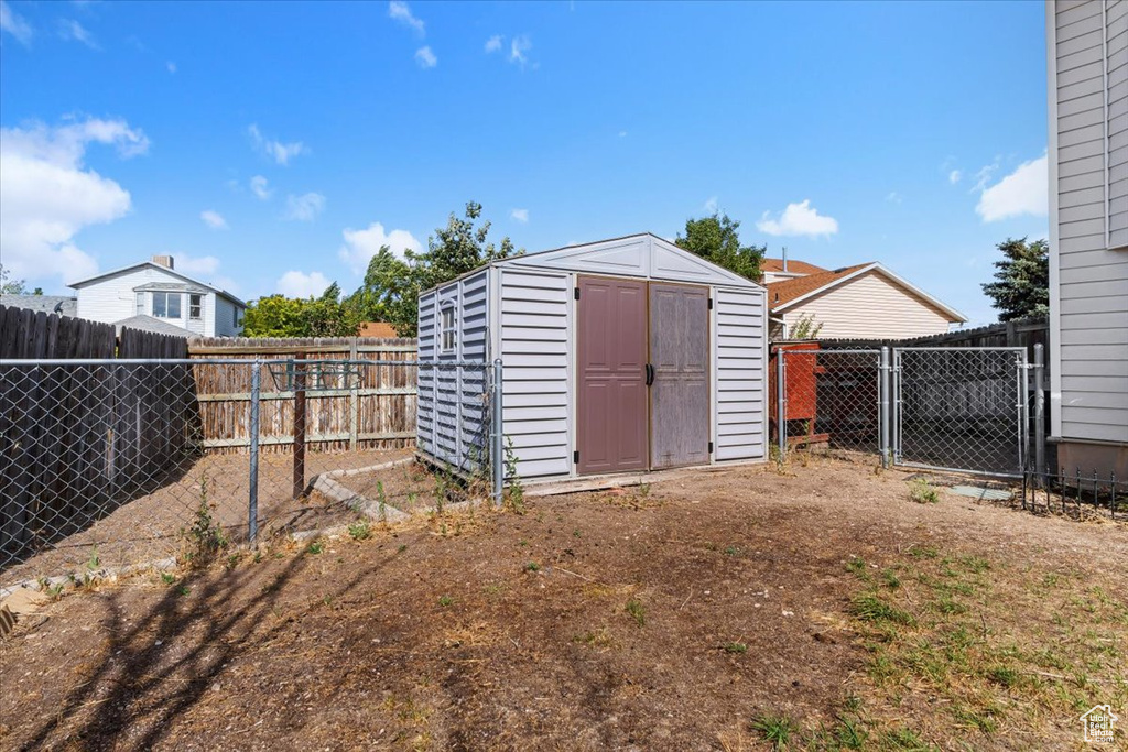 5627 W WALNUT RIDGE CIR Salt Lake City, UT 84118