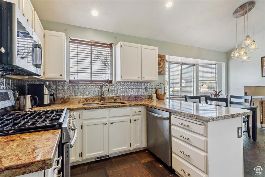 5627 W WALNUT RIDGE CIR Salt Lake City, UT 84118