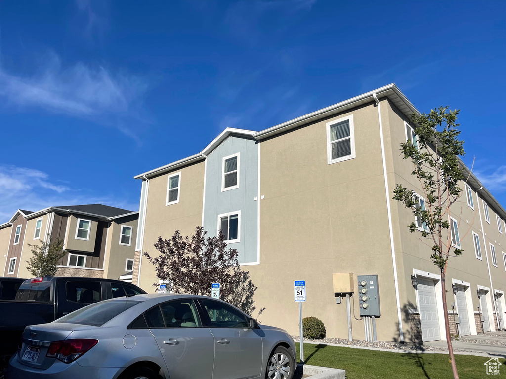 37 E 670 N Vineyard, UT 84059