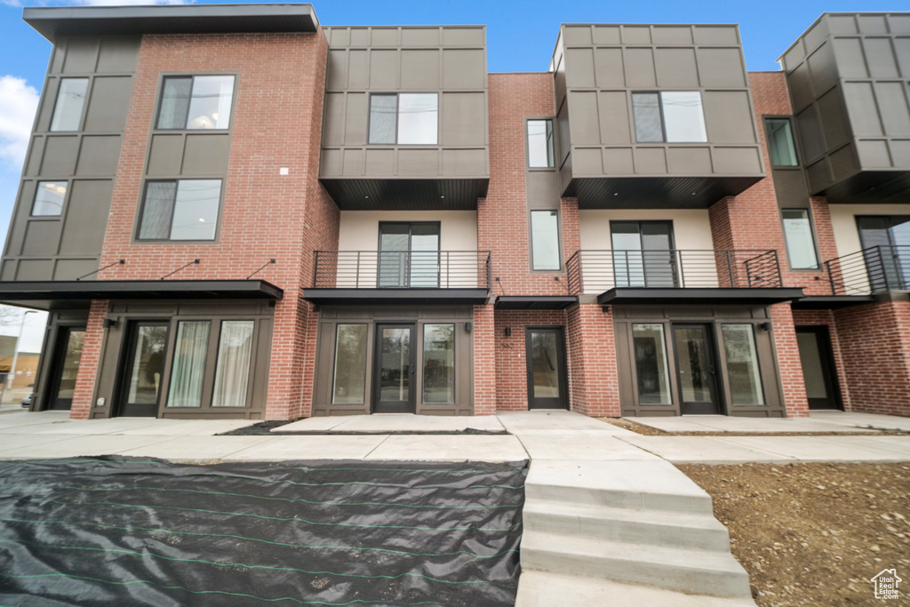 566 E DOLORES CV #3 South Salt Lake, UT 84106
