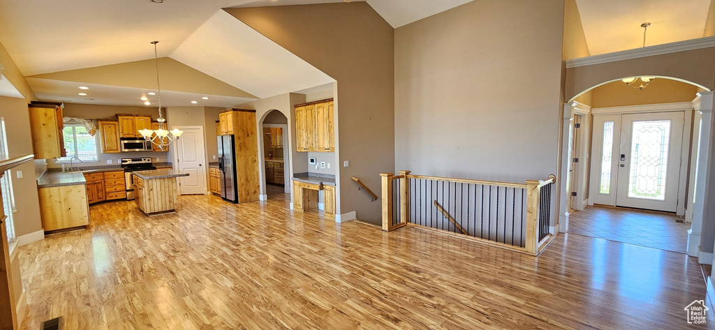 2226 S MAVERICK RD Saratoga Springs, UT 84045