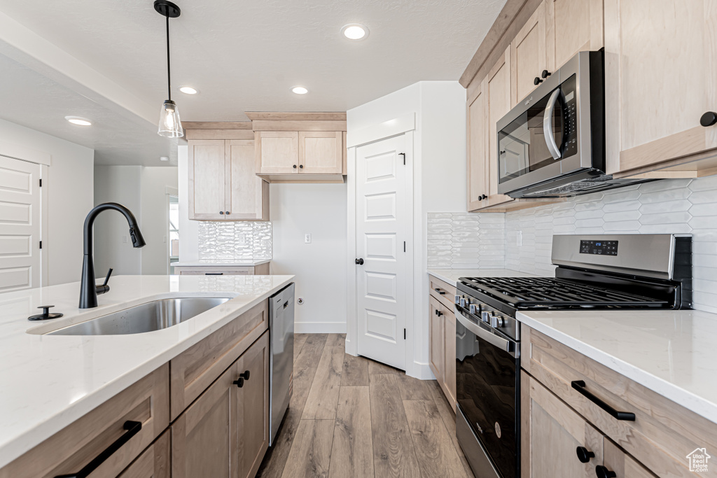 Photo 5 for MLS #2100312 at 913 N Banner Dr #610