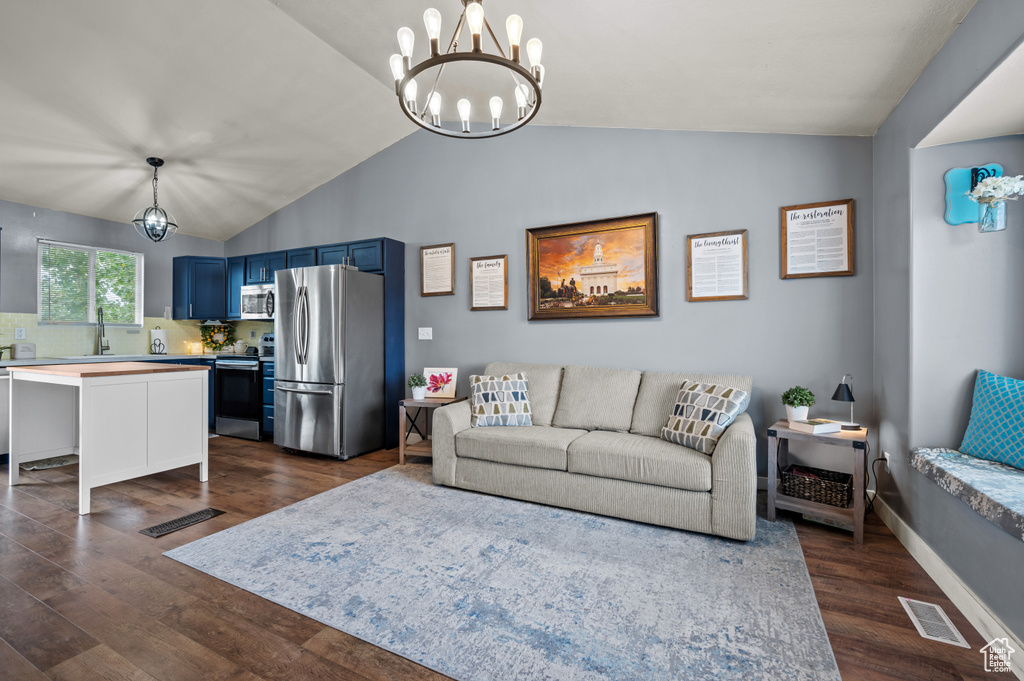 1653 W 600 N Clinton, UT 84015