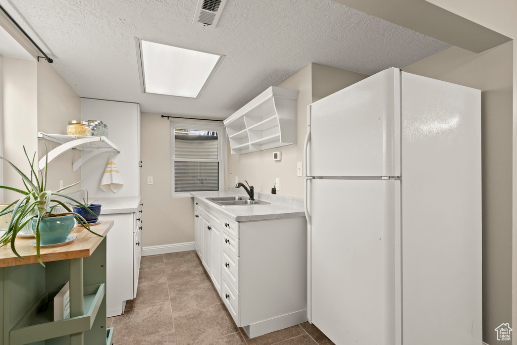 9460 S DUNSINANE DR South Jordan, UT 84009