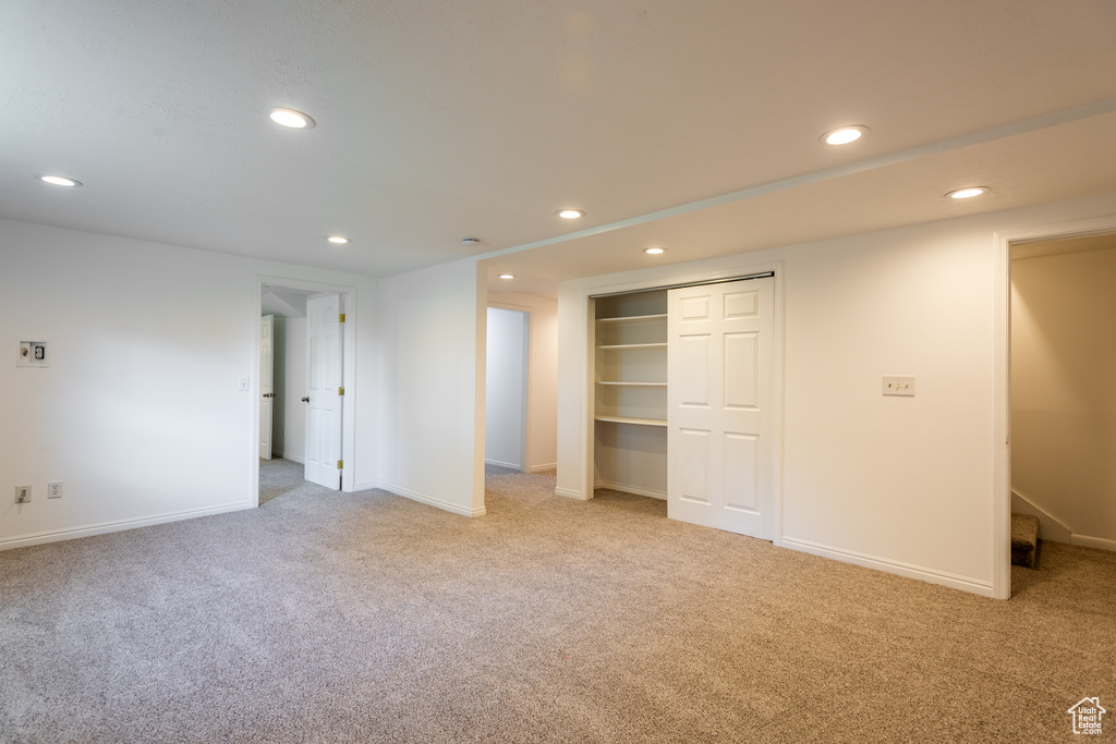 557 OAKLEAF LN North Salt Lake, UT 84054