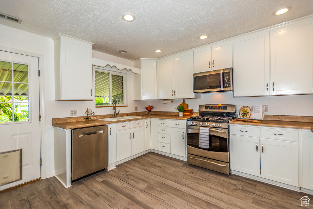 557 OAKLEAF LN North Salt Lake, UT 84054