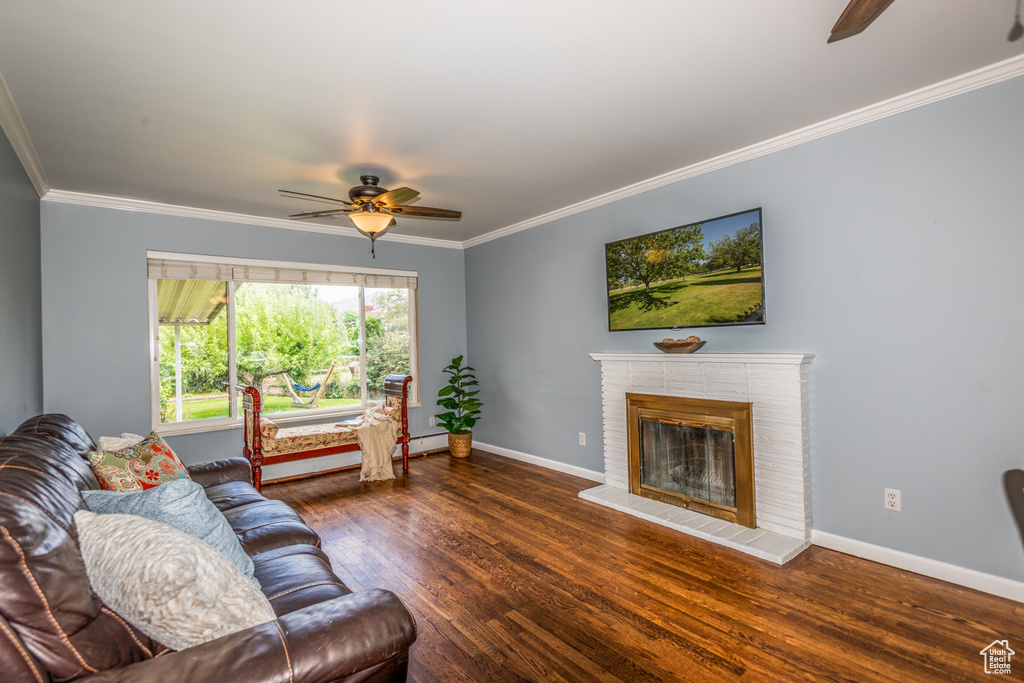557 OAKLEAF LN North Salt Lake, UT 84054
