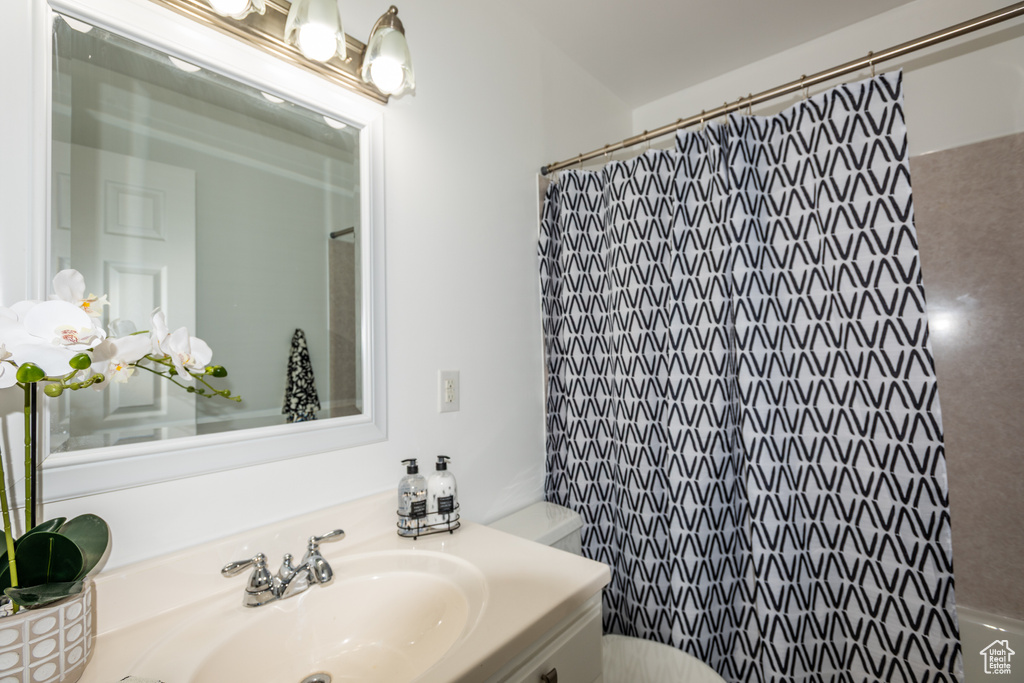 557 OAKLEAF LN North Salt Lake, UT 84054