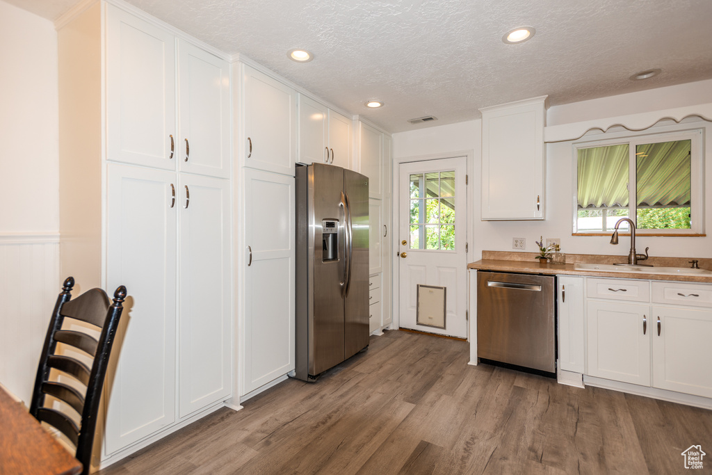 557 OAKLEAF LN North Salt Lake, UT 84054