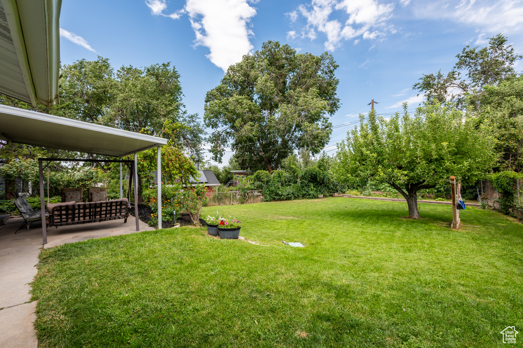 557 OAKLEAF LN North Salt Lake, UT 84054