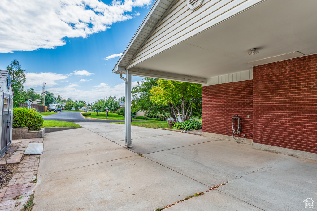 557 OAKLEAF LN North Salt Lake, UT 84054