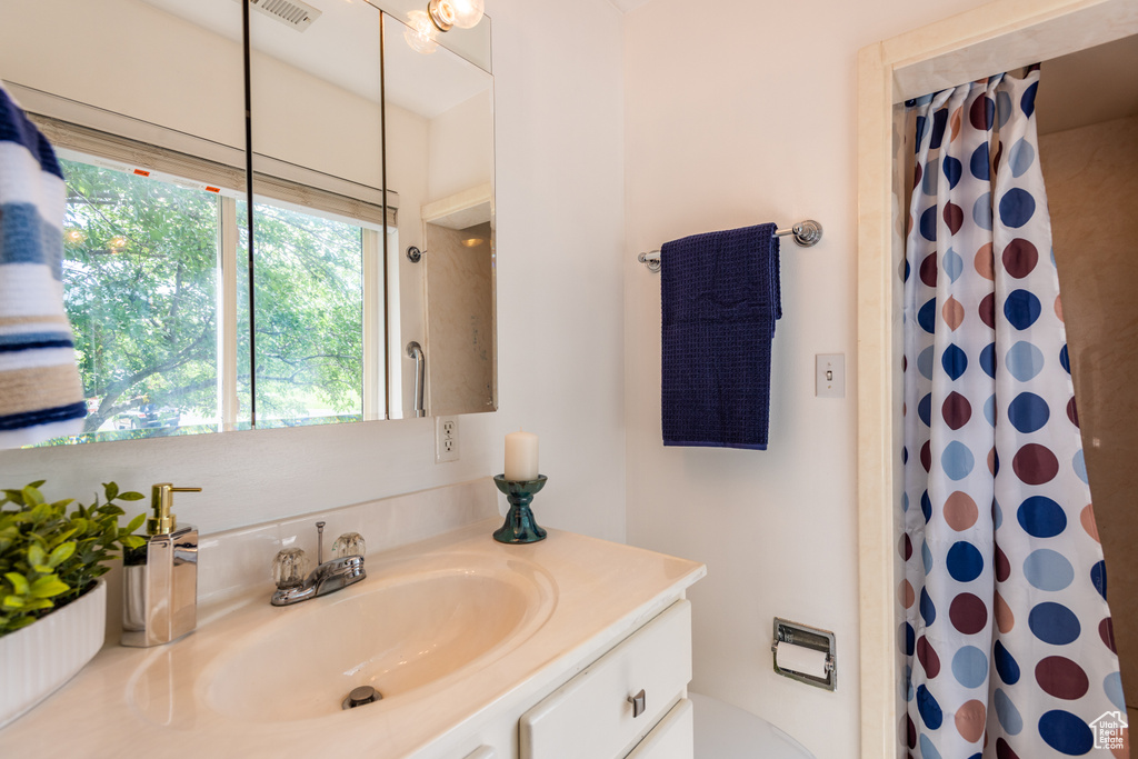 557 OAKLEAF LN North Salt Lake, UT 84054