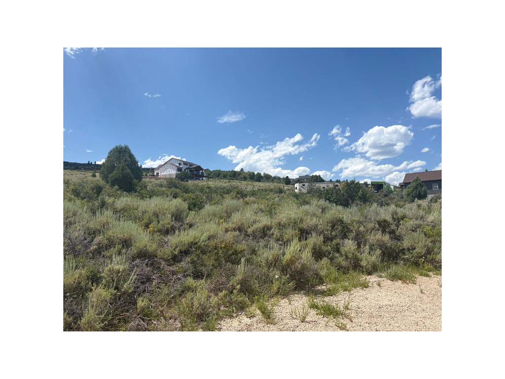 3321 S SNOWSHOE CIR Garden City, UT 84028