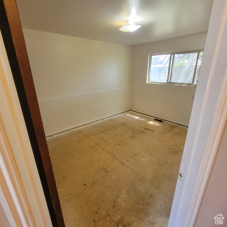 173 W 5200 S Washington Terrace, UT 84405