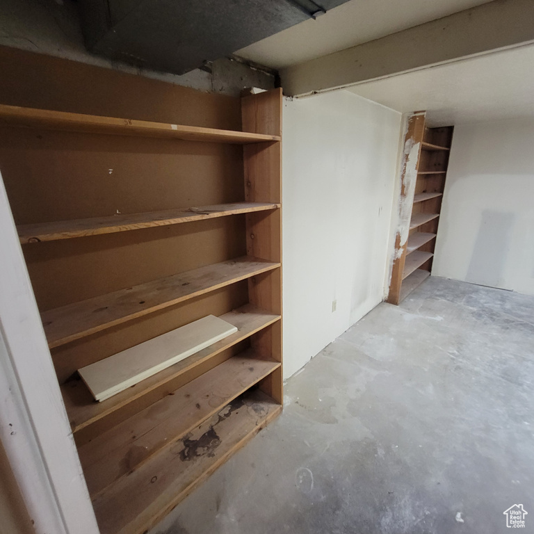 173 W 5200 S Washington Terrace, UT 84405
