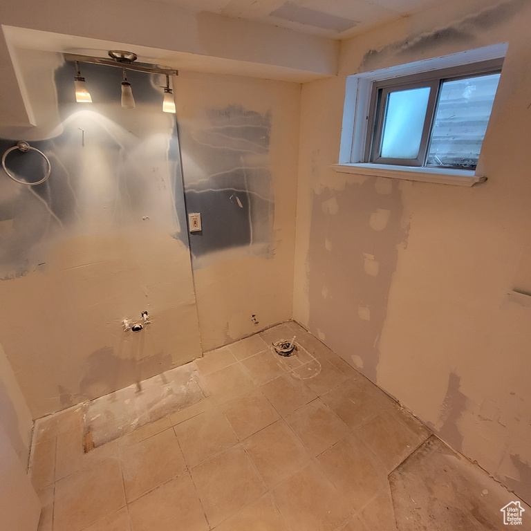 173 W 5200 S Washington Terrace, UT 84405