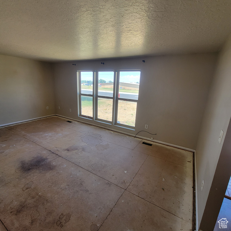 173 W 5200 S Washington Terrace, UT 84405
