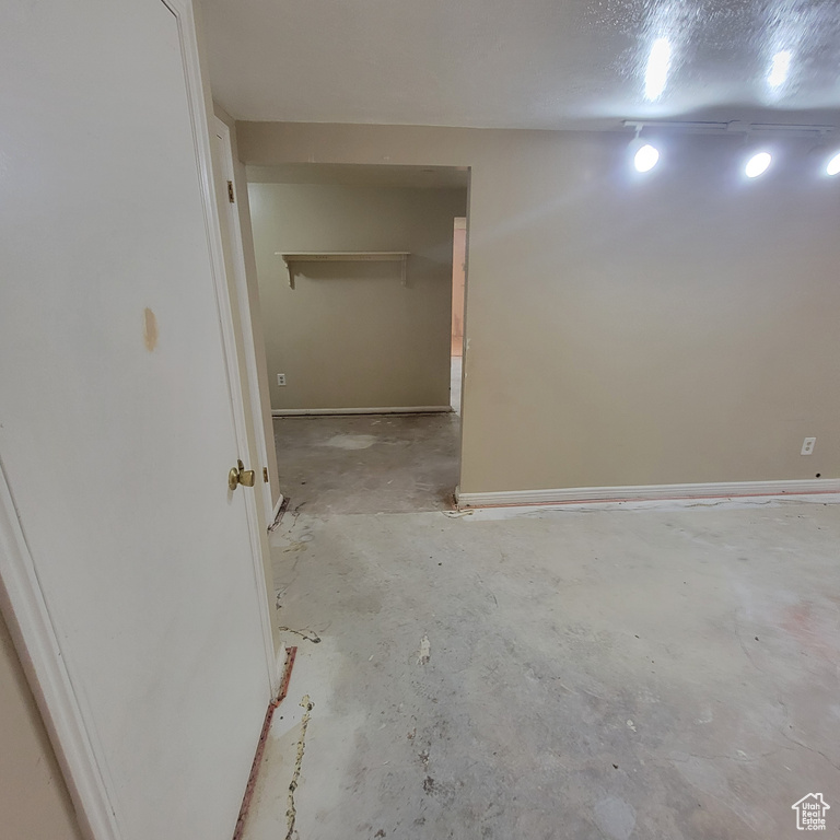 173 W 5200 S Washington Terrace, UT 84405