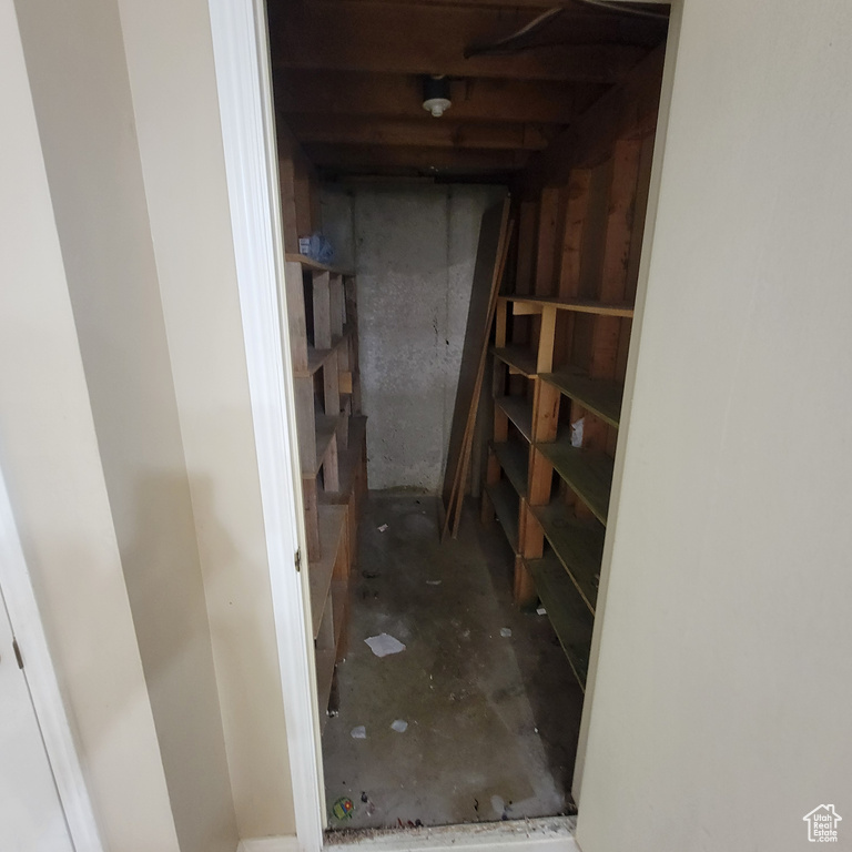 173 W 5200 S Washington Terrace, UT 84405