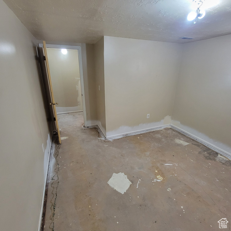 173 W 5200 S Washington Terrace, UT 84405