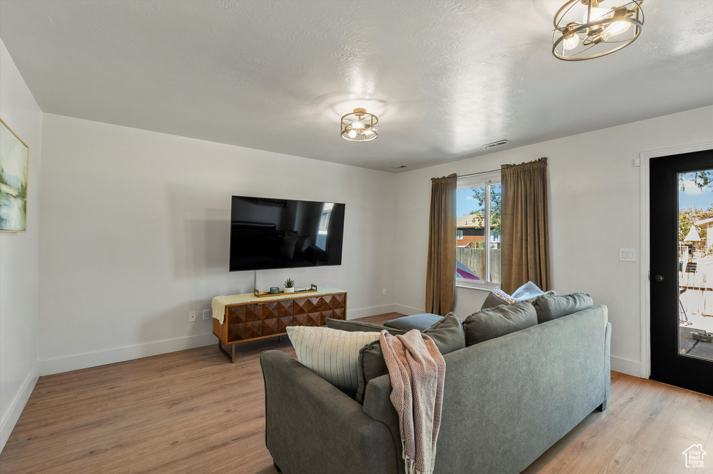 647 N JEFFERSON AVE Ogden, UT 84404