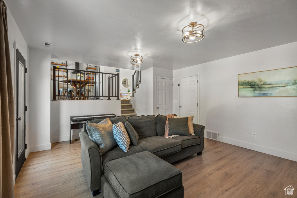 647 N JEFFERSON AVE Ogden, UT 84404