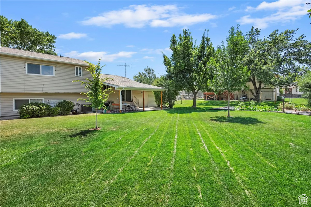 1135 N CONNECTICUT AVE Harrisville, UT 84404