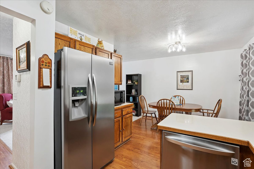 1135 N CONNECTICUT AVE Harrisville, UT 84404
