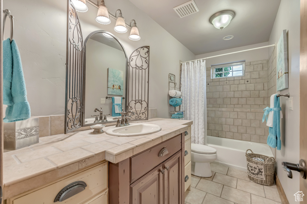 531 E CENTER ST Hyde Park, UT 84318