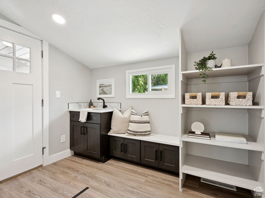 1146 N TOPAZ DR Salt Lake City, UT 84116