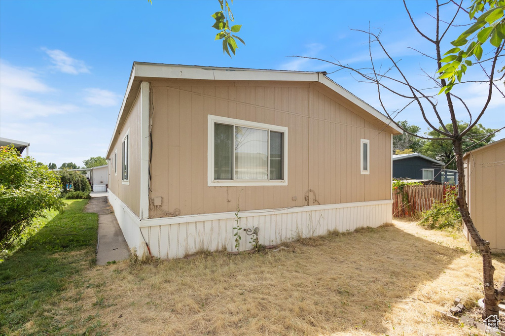 Photo 19 for MLS #2100444 at 259 Lionel St #373
