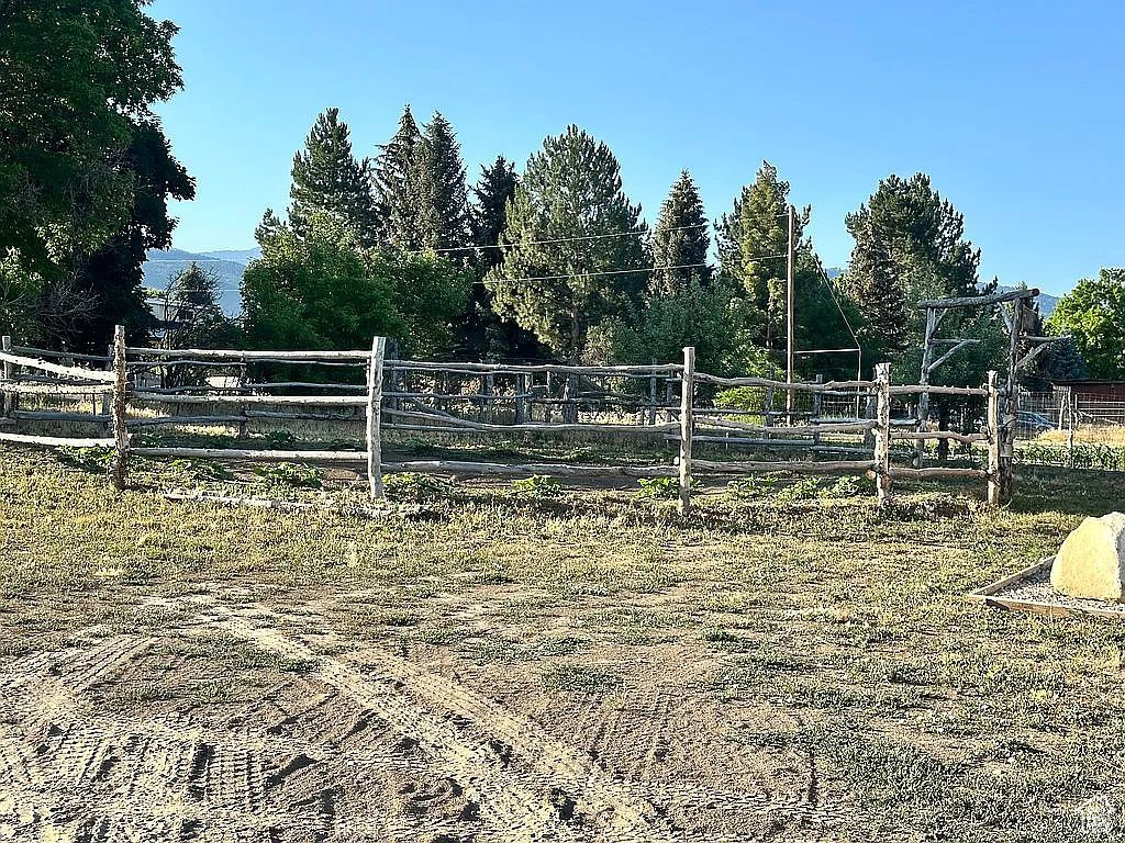 287 S 100 E Spring City, UT 84662