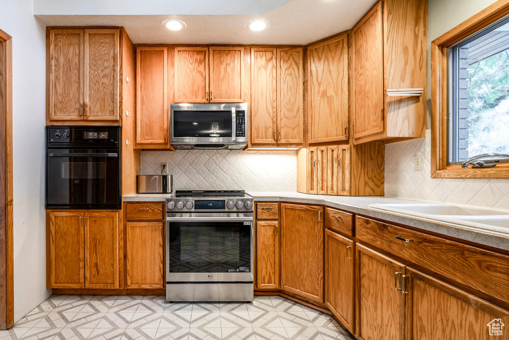 807 E NORTHCLIFFE DR Salt Lake City, UT 84103