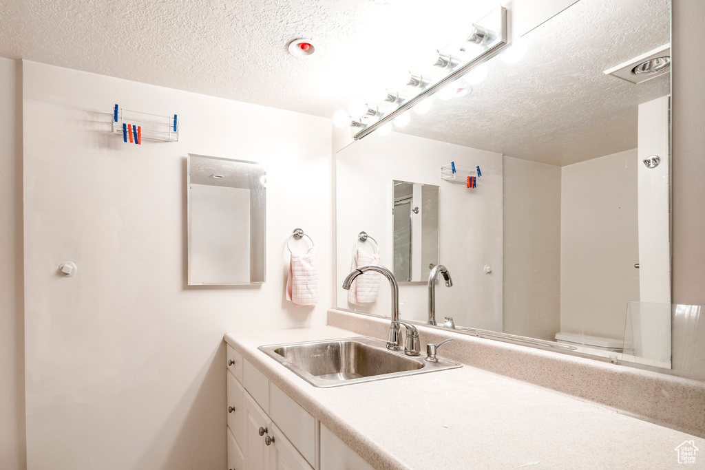807 E NORTHCLIFFE DR Salt Lake City, UT 84103