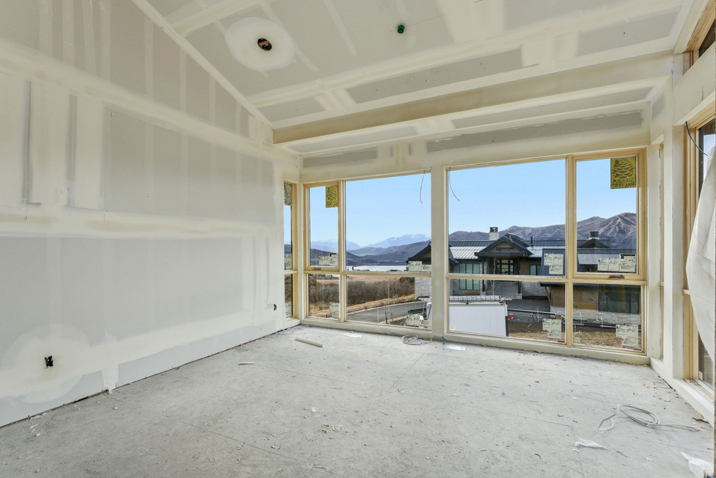 11004 N WRANGLER CIR Hideout, UT 84036