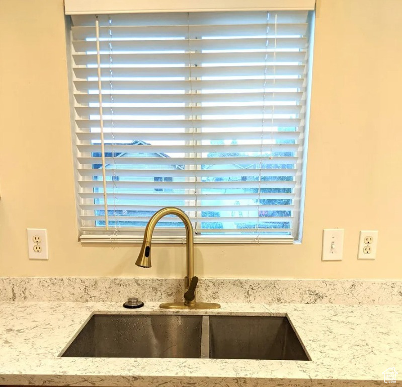2237 W CRAIG LN Syracuse, UT 84075
