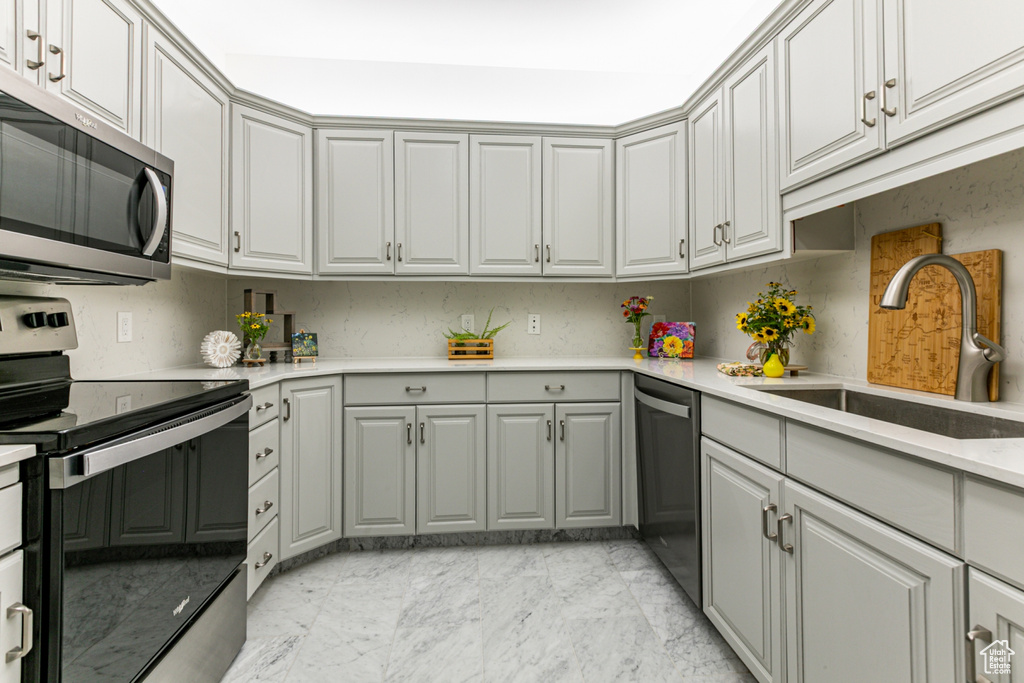 11075 S GRAPE ARBOR PL #206 Sandy, UT 84070