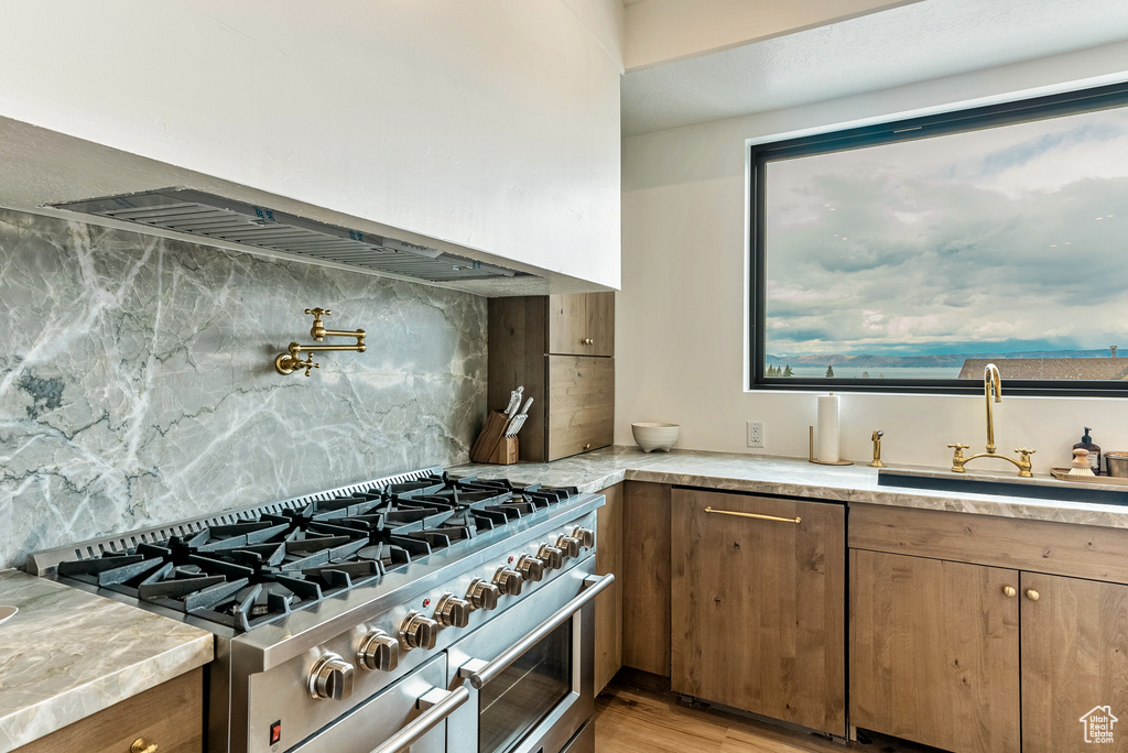 681 N LOCHWOOD DR Garden City, UT 84028