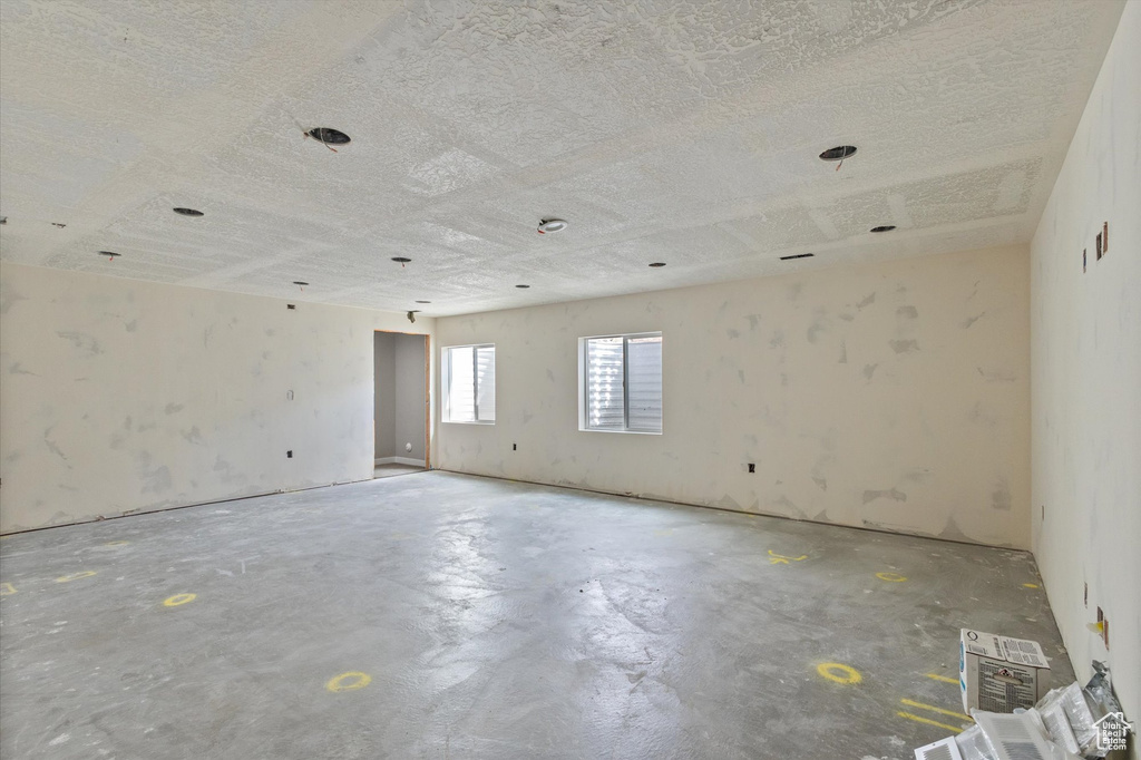 8111 W JOE DR Magna, UT 84044