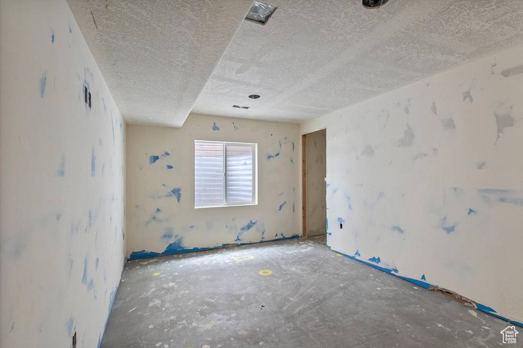 8111 W JOE DR Magna, UT 84044