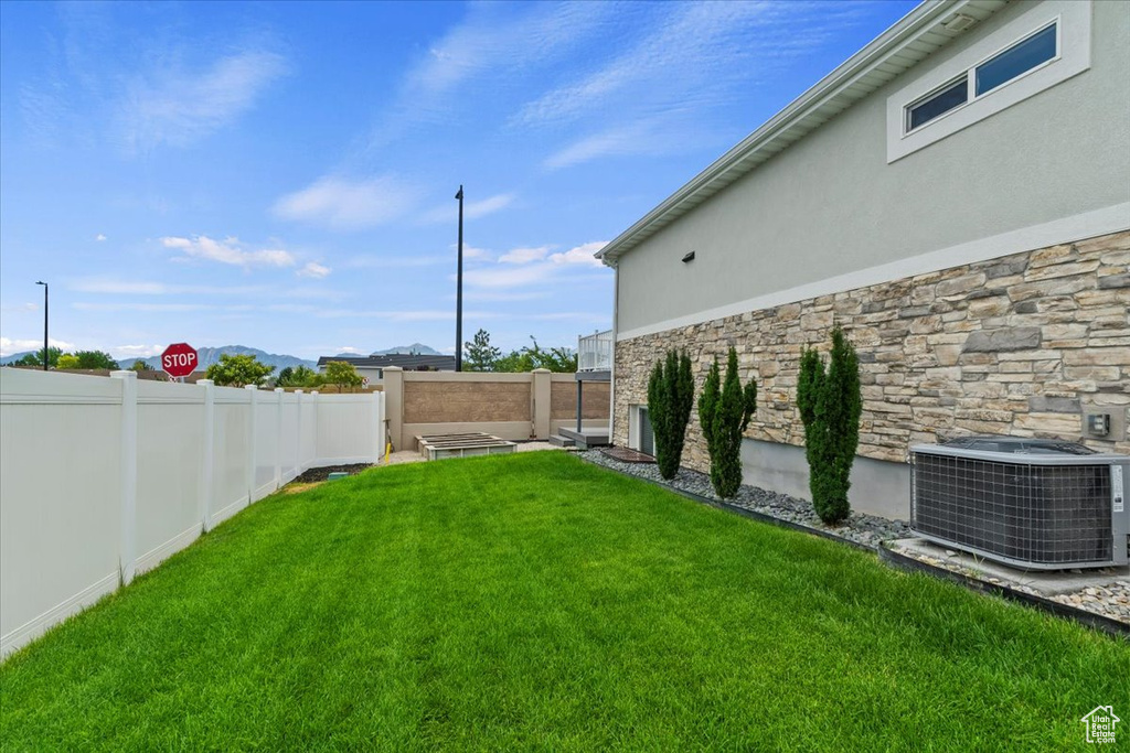 8499 S BOULDER CREEK RD West Jordan, UT 84081